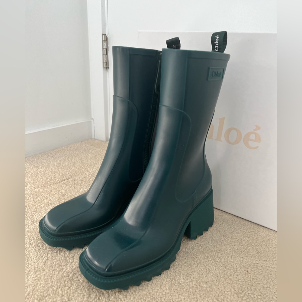 Chloe rain boots size 8